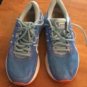 Asics women’s size 10 good condition.